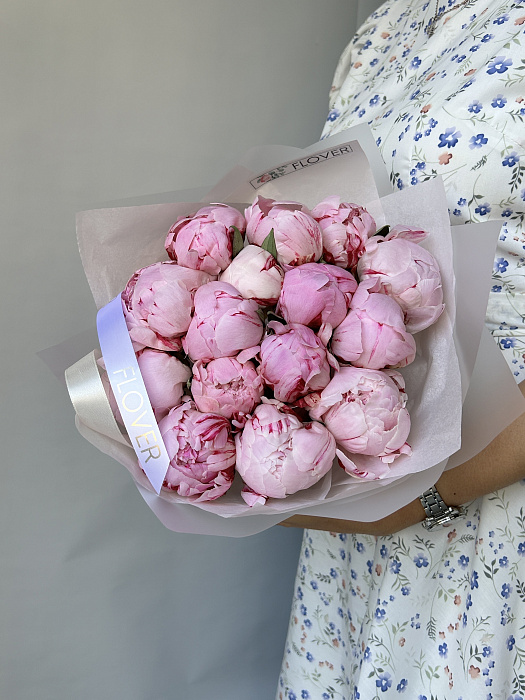 15 розовых пионов 15 розовых пионов