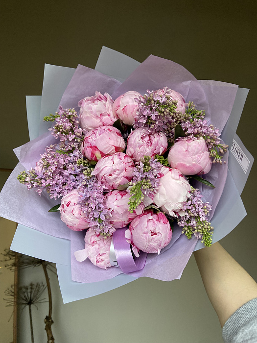 13 пионов и сирень 