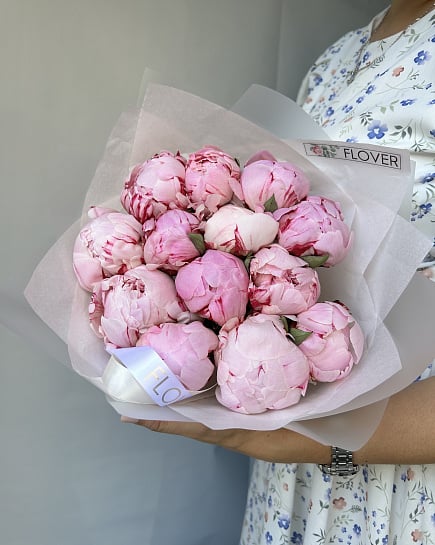 13 розовых пионов с доставкой по Астане