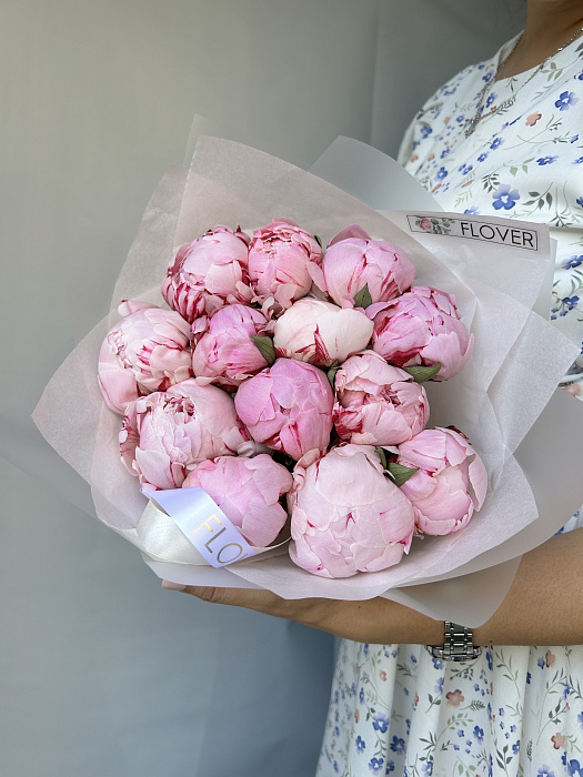 13 розовых пионов 13 розовых пионов